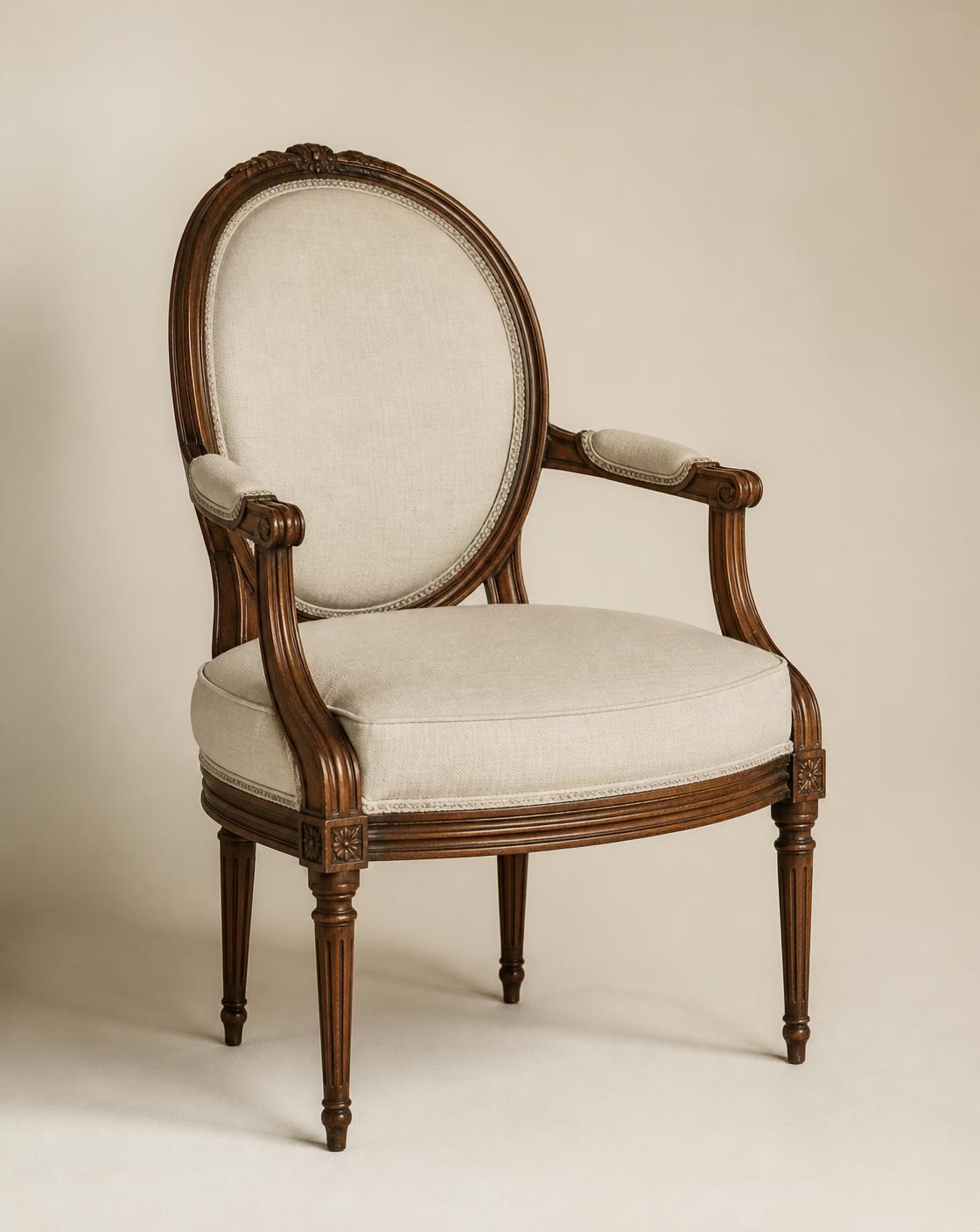 Paire de fauteuils Louis XVI